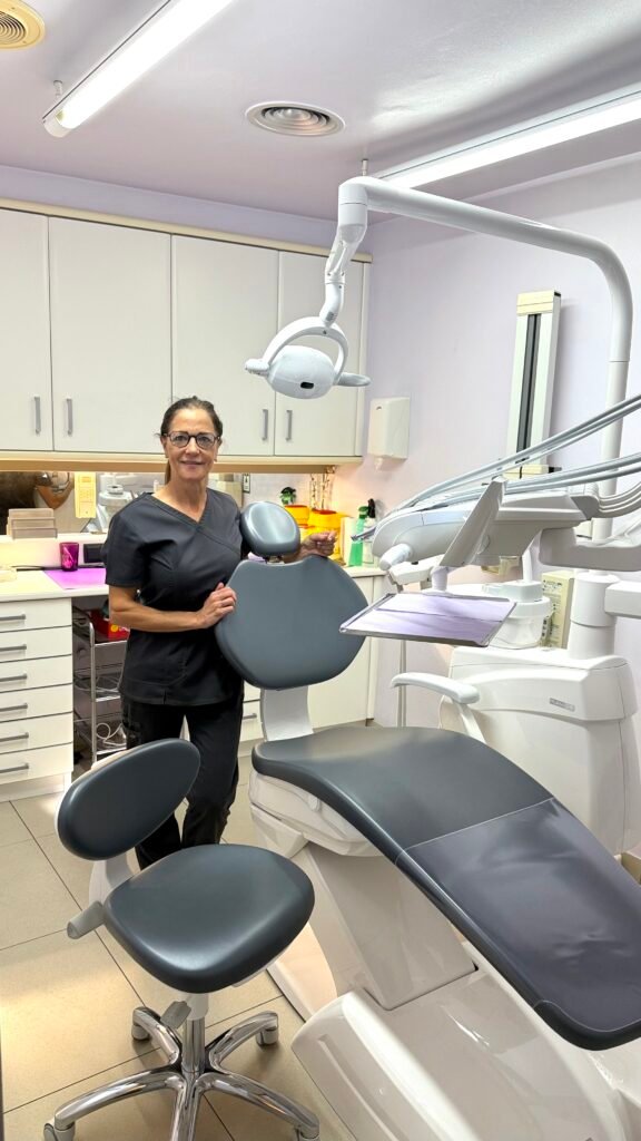 Instalación de sillón dental Castellini Puma ELI en clínica de Cataluña