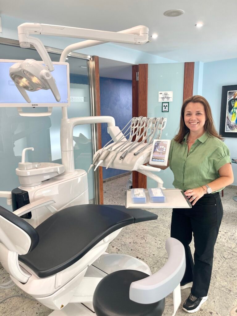 Instalación de sillón dental Castellini Skema 8 en clínica de Cataluña