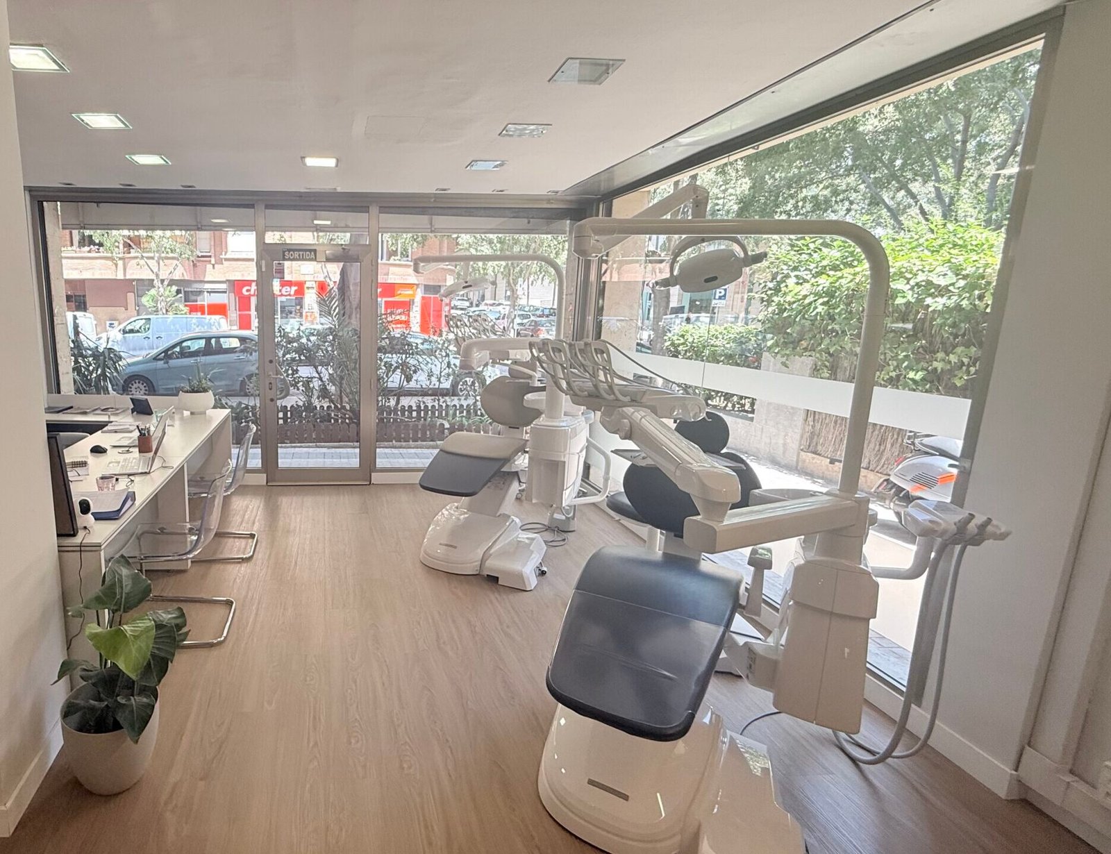 Sillón dental profesional Castellini distribución oficial Tayron Clinic